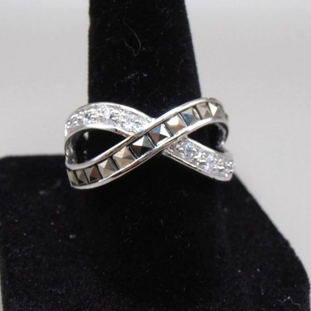 Silver-Plated Crossover Ring Sz 7 – Studded Drama Meets Sparkling Glam